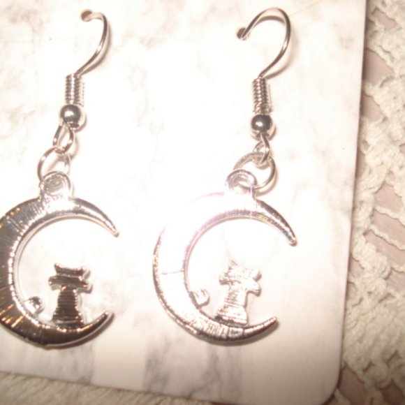 3 Kitty related dangling earrings (3 photos) - Picture 2 of 3